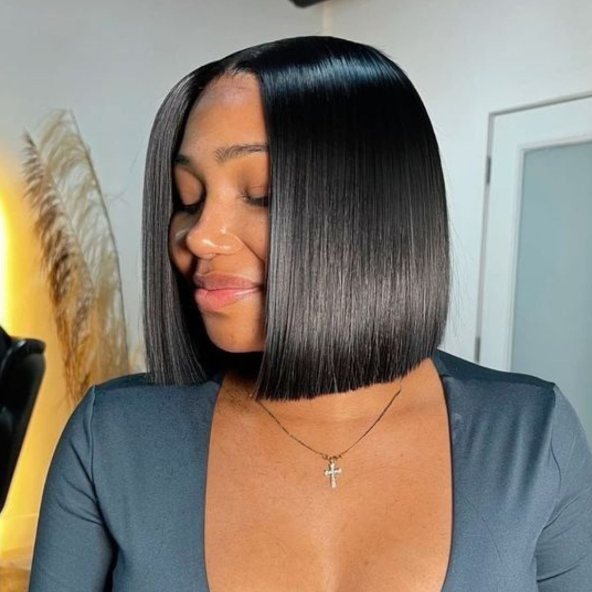 Razor-Sharp Bobs Vietnamese Hair Double Drawn Glueless 2x6 Lace Luxury Sleek Bob Human Hair Wigs